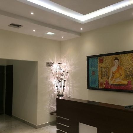 Hotel Surya Haldwāni Zewnętrze zdjęcie