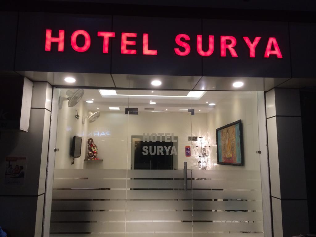 Hotel Surya Haldwāni Zewnętrze zdjęcie
